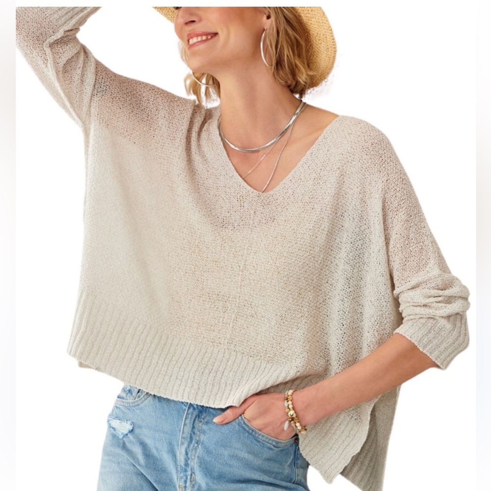 NWT- Charlie Paige Women's Paula Vee Popover